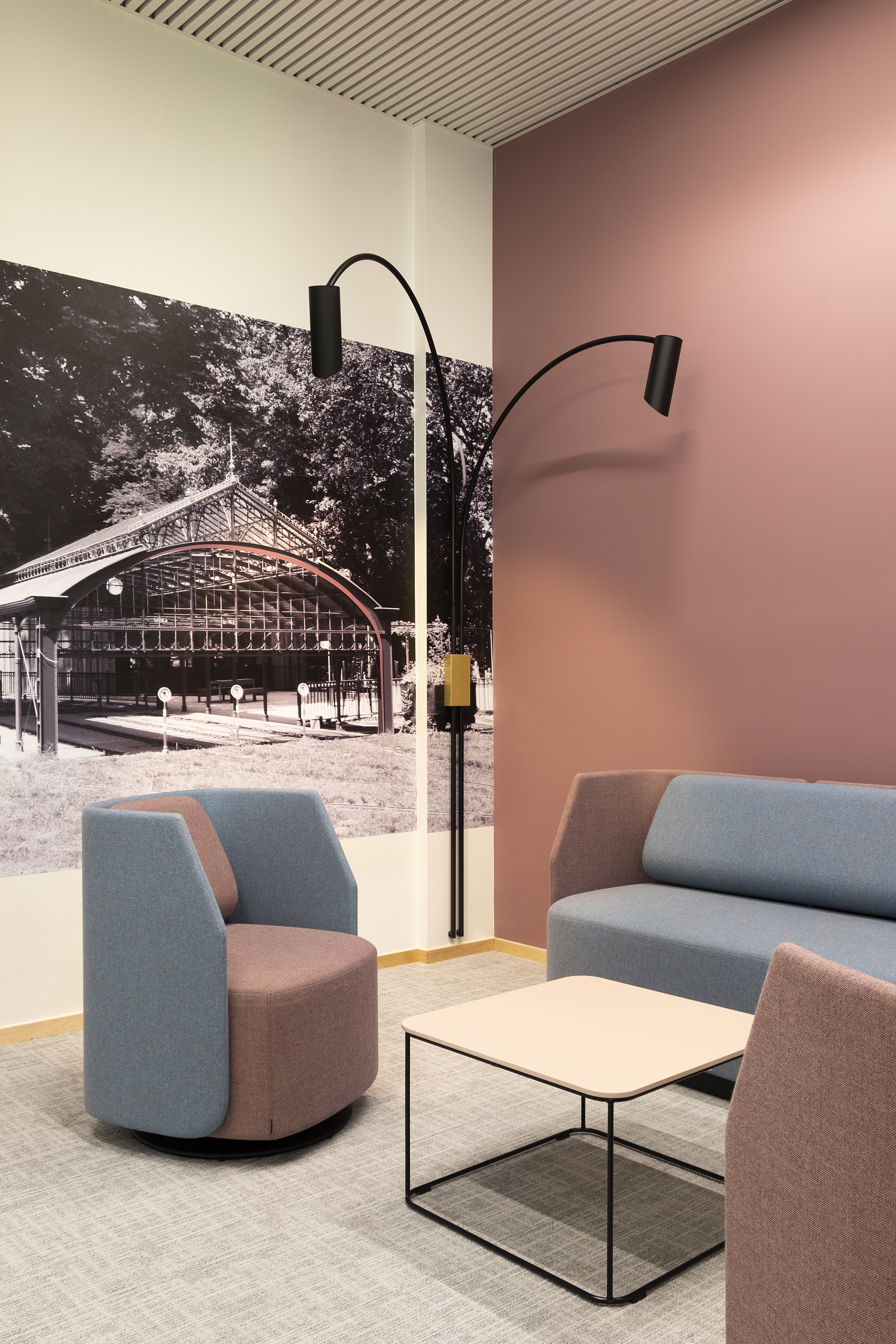 ZH - Fields - roze - BNP Paribas Fortis Turnhout.jpg
